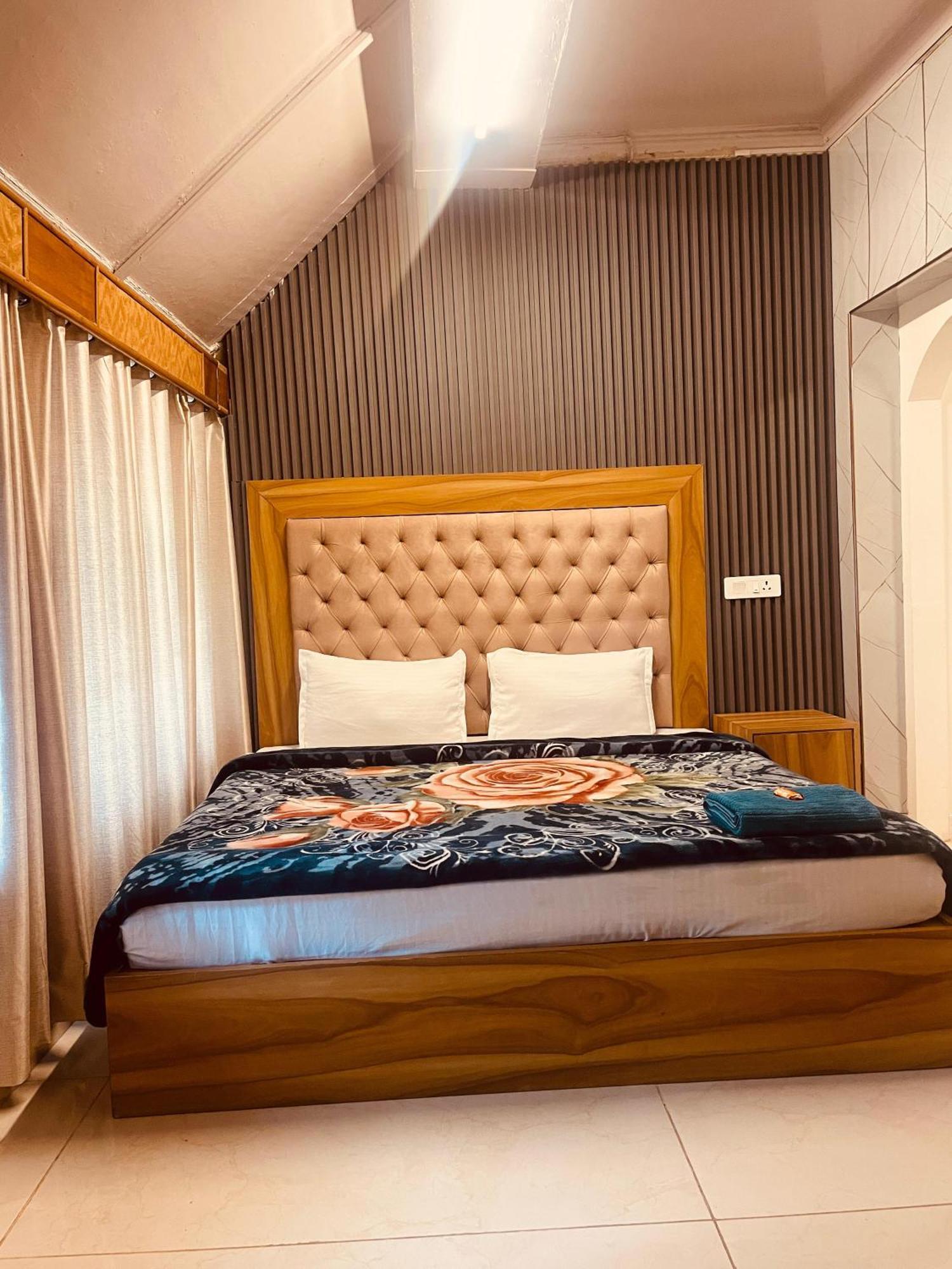 Madan Kunj B & B Mall Road Shimla Exterior photo
