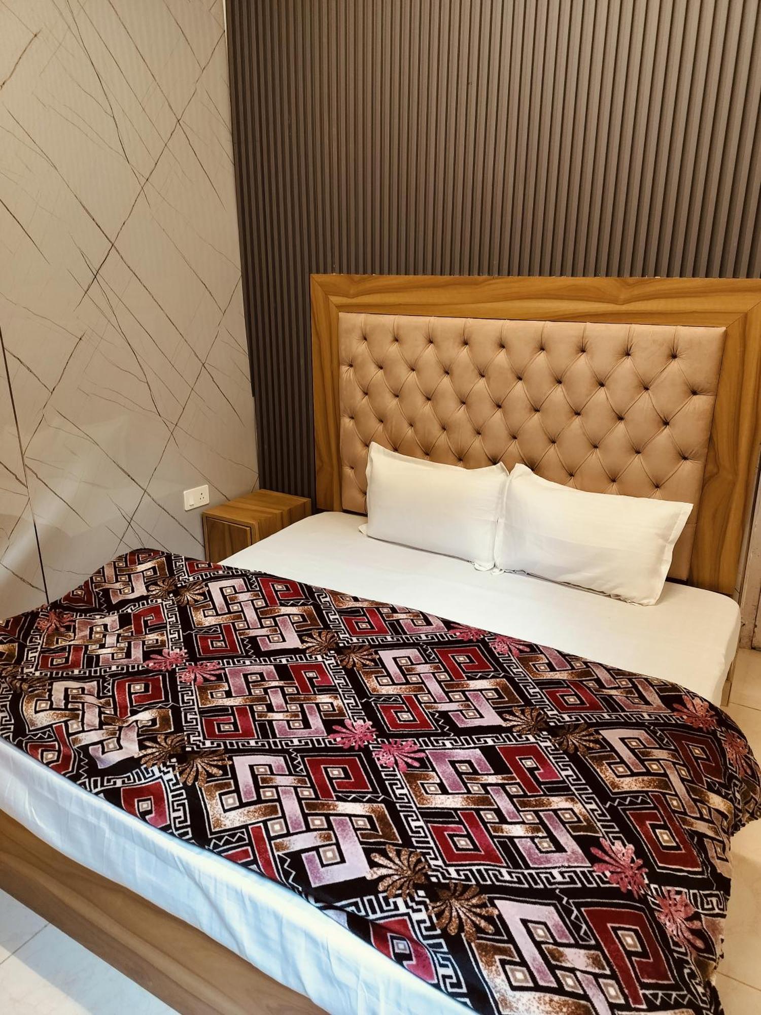 Madan Kunj B & B Mall Road Shimla Exterior photo