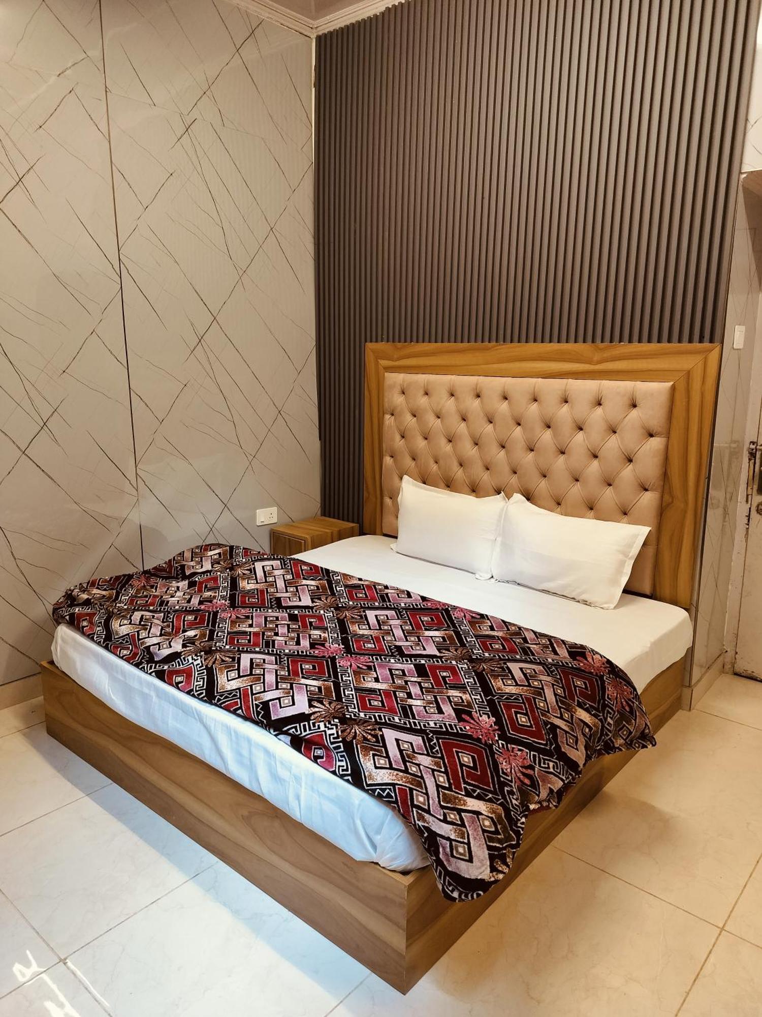 Madan Kunj B & B Mall Road Shimla Exterior photo