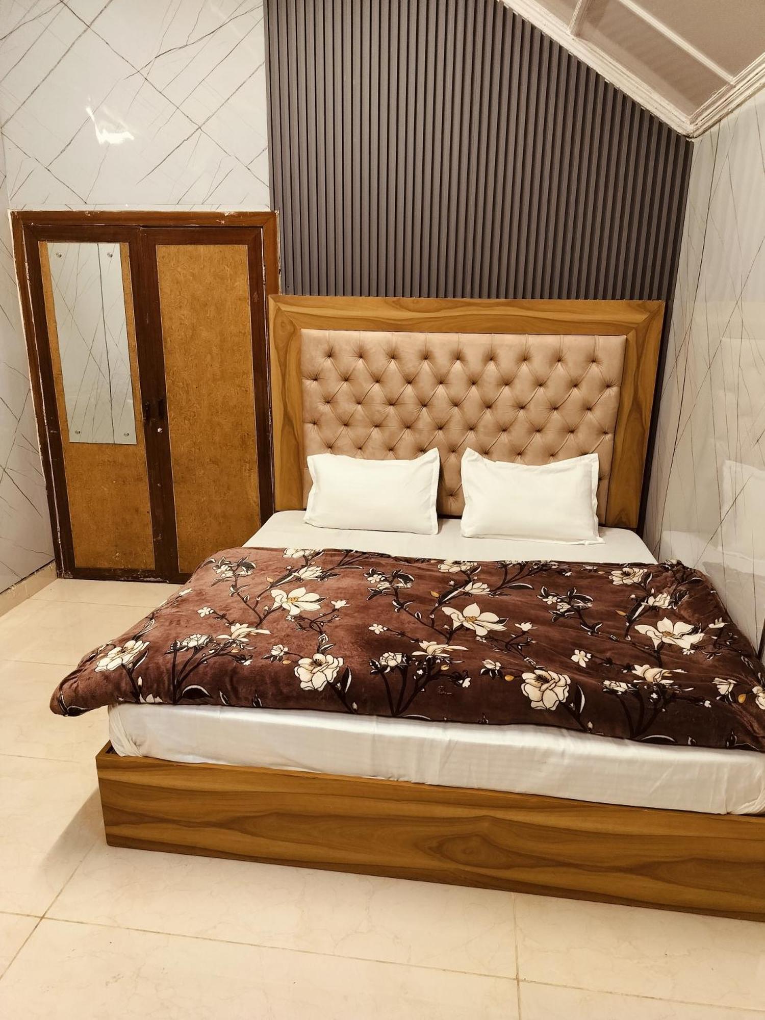 Madan Kunj B & B Mall Road Shimla Exterior photo
